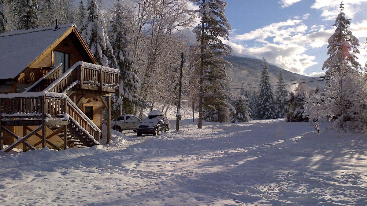 POWDER SWEET! Under 1min Drive or Short Walk to Gondola!