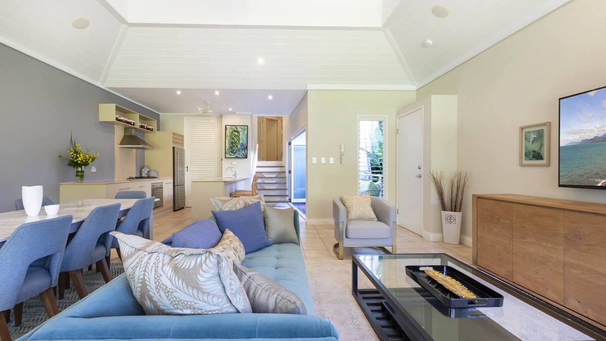 Prada - luxury 3 level villa in the heart of Port