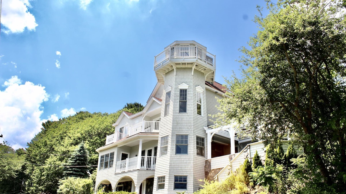 Private Lighthouse at Waterfront Chauncey Creek
