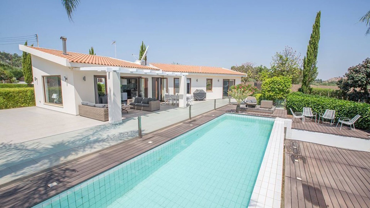 Protaras Oscar Domain Villa OD04 - a villa that sleeps 9 guests in 4 bedrooms