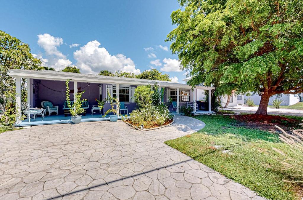 Purple Pelican Cottage