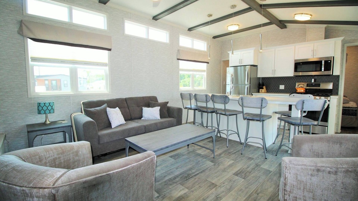 Quarry Meadows Resort Living ! Sherkson Shores