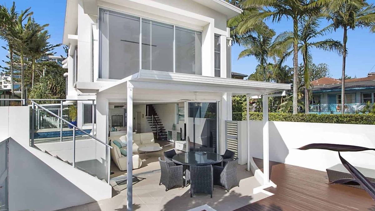 Rainbow Bay Villa - Spacious and Luxurious