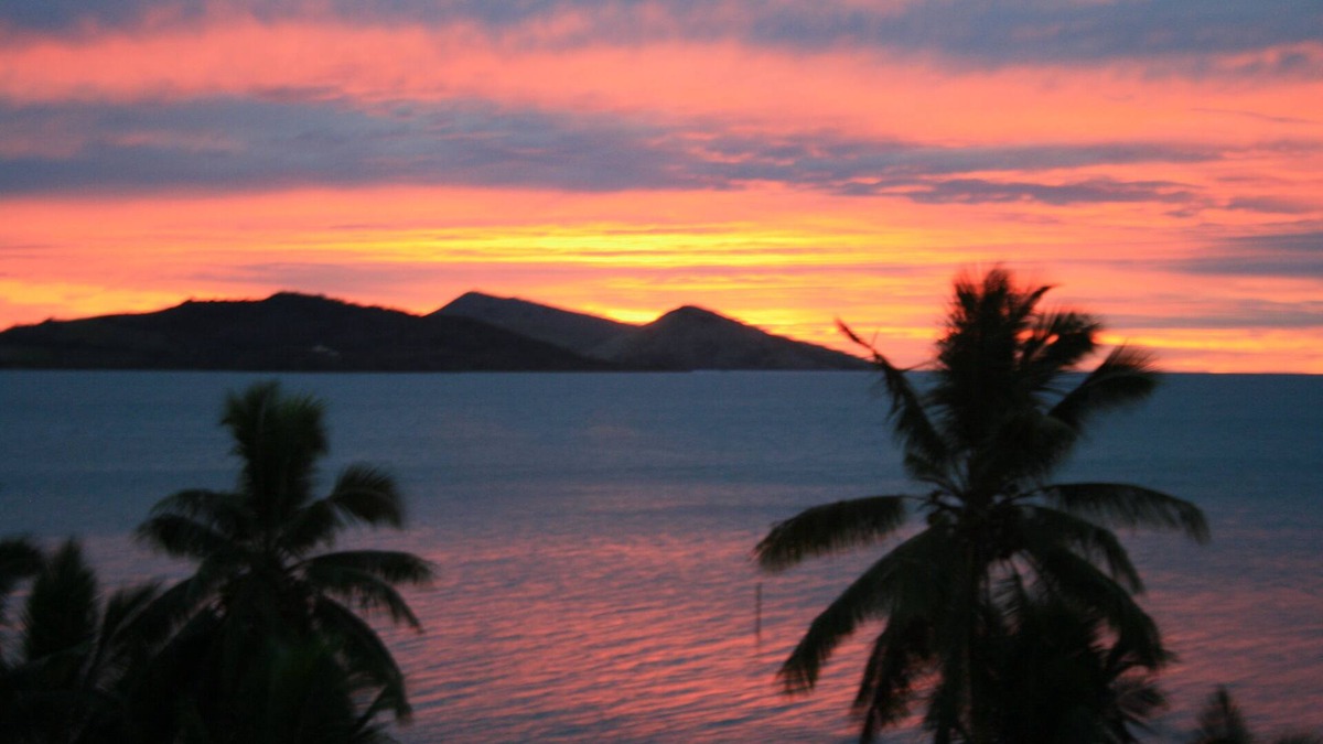 Relax and unwind in paradise - absolute beach front holiday home