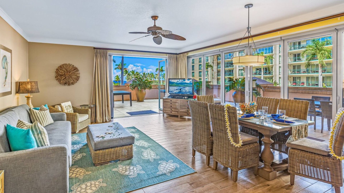 Remodeled Oceanfront Corner Unit - Honua Kai 215