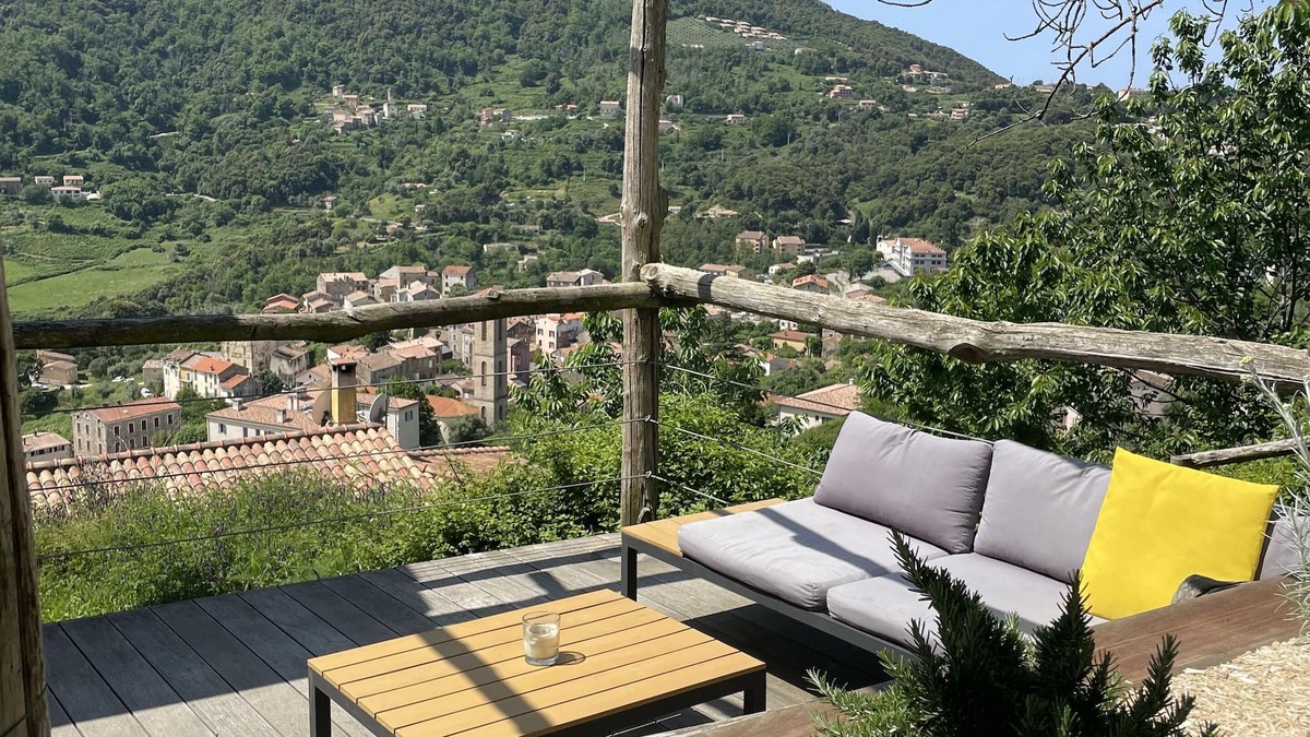 rent traditional Corsican stone house