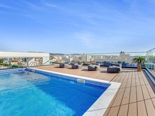 Sanders Crystal 2 Limassol