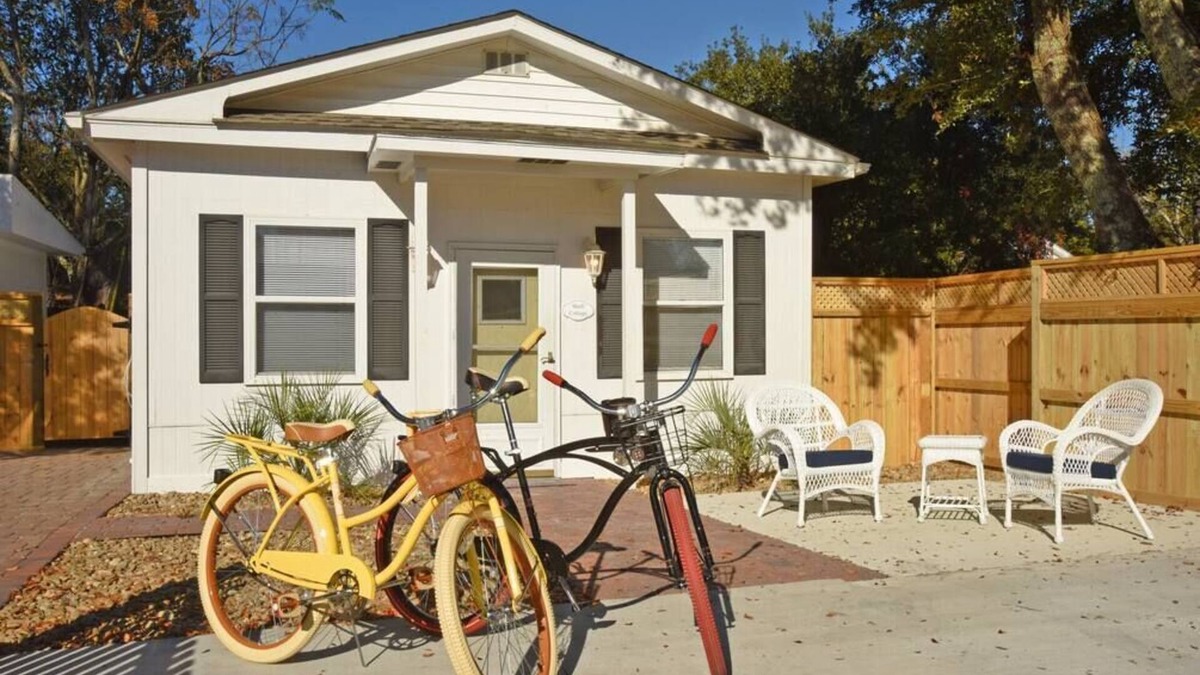 Shell Cottage DOG Friendly in Historic District