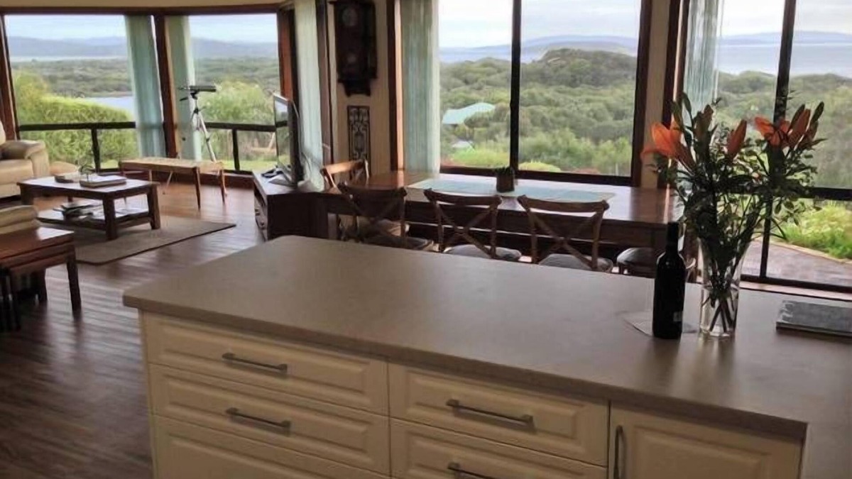 Sound View Retreat - Secluded & Peaceful