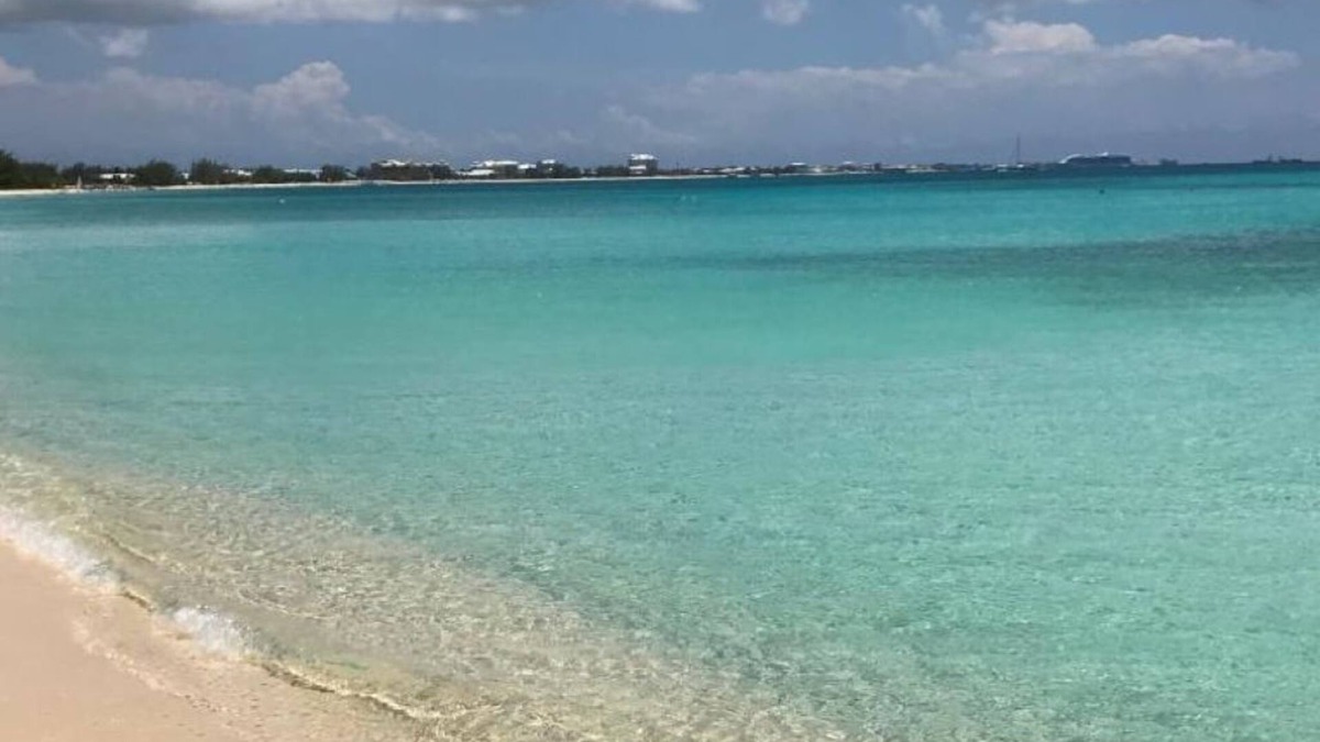 Spectacular 2 bedroom/2 bath Seven Mile Beach Condo.
