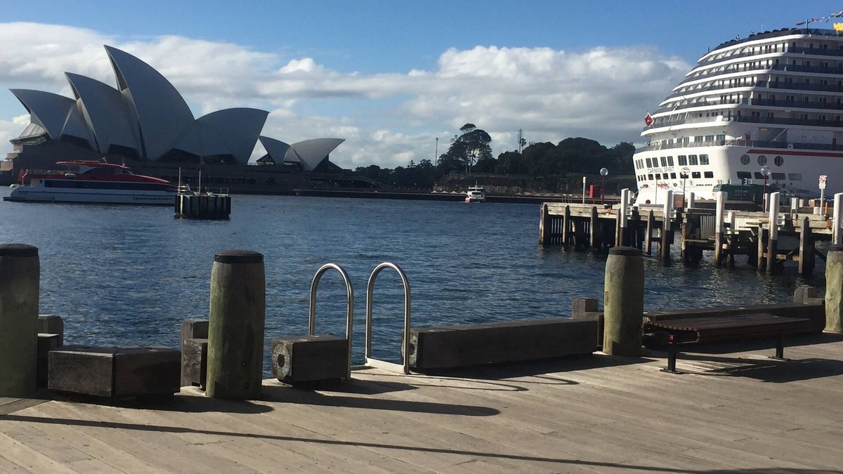 Spectacular Location Overlooking Sydney Harbour from a Unique & Historic Setting