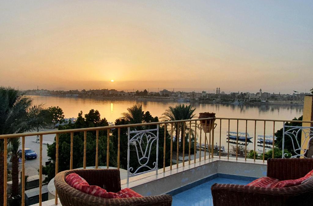 Spring Hotel Luxor