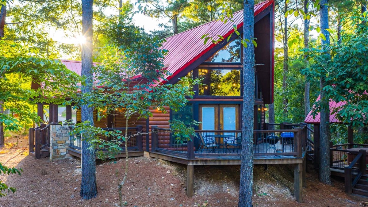 Stunning Fishing Quarry Pond Front Cabin/Firewood!