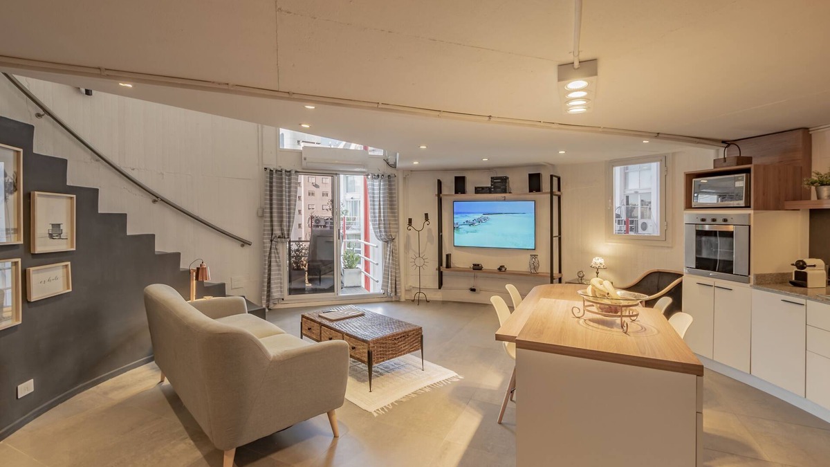 Stunning Loft in the Heart of Palermo Hollywood
