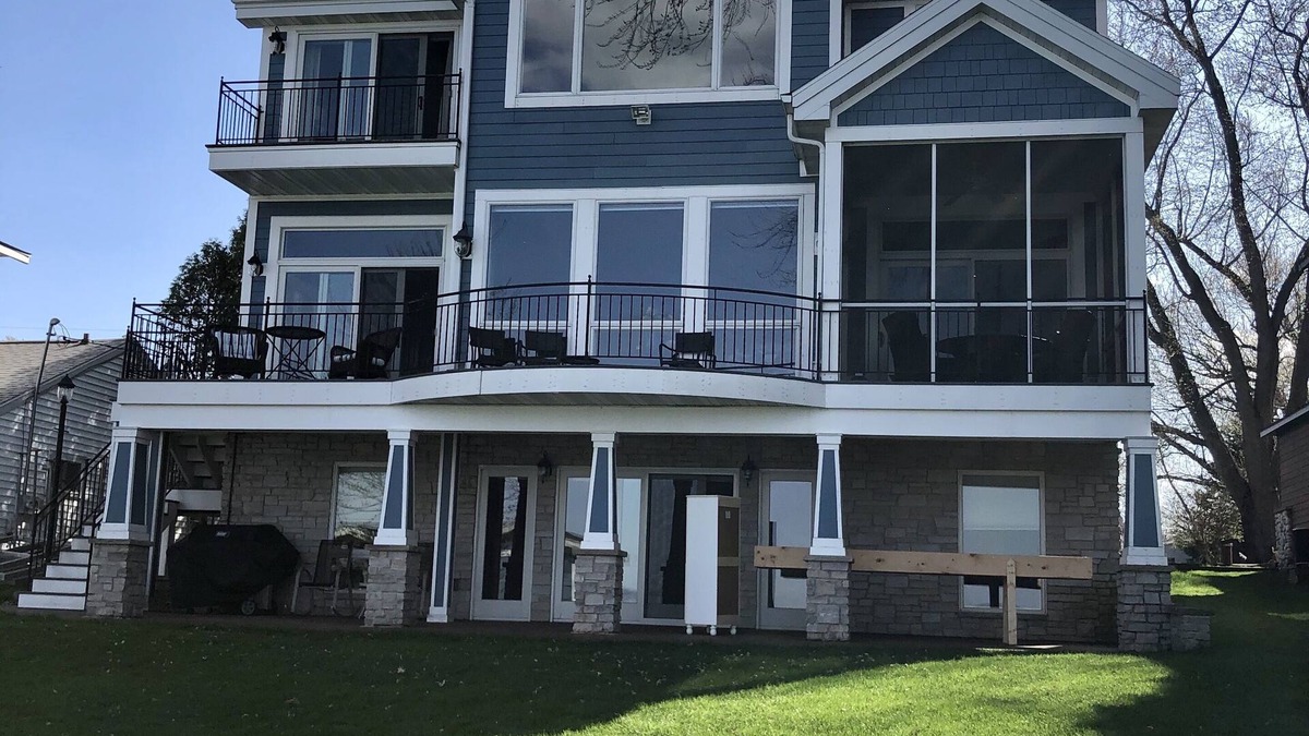 Stunning luxury 7 Bedroom Green Lake home on private lakefront