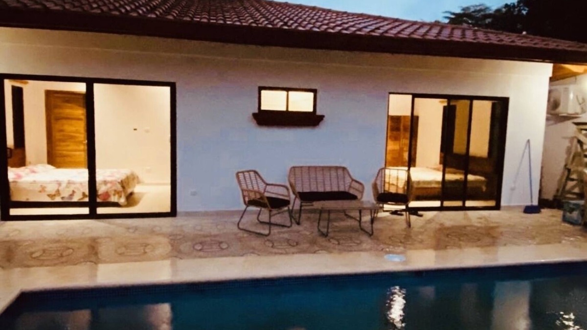 Stylish House w/private pool/patio Casa Mila walking distance to beach and town