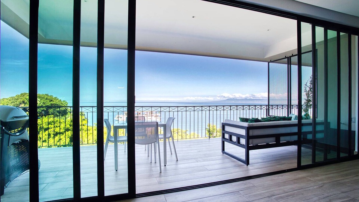 Swanky Ocean Views w/Pool & BBQ