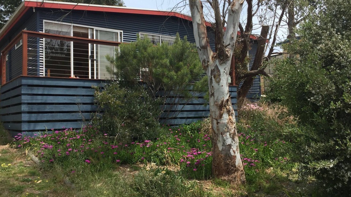 "The Blue House" Beach Retreat - Perfect Location