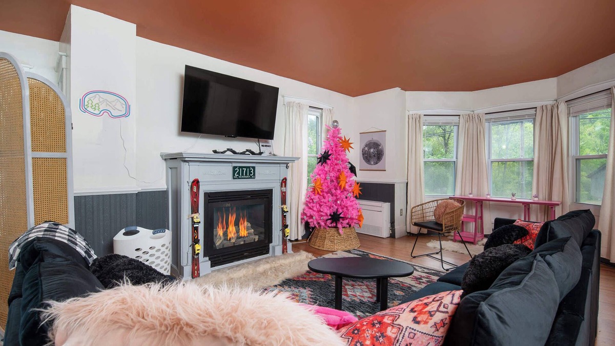 The Bridgewater House | Game Room | Hiking | Golf