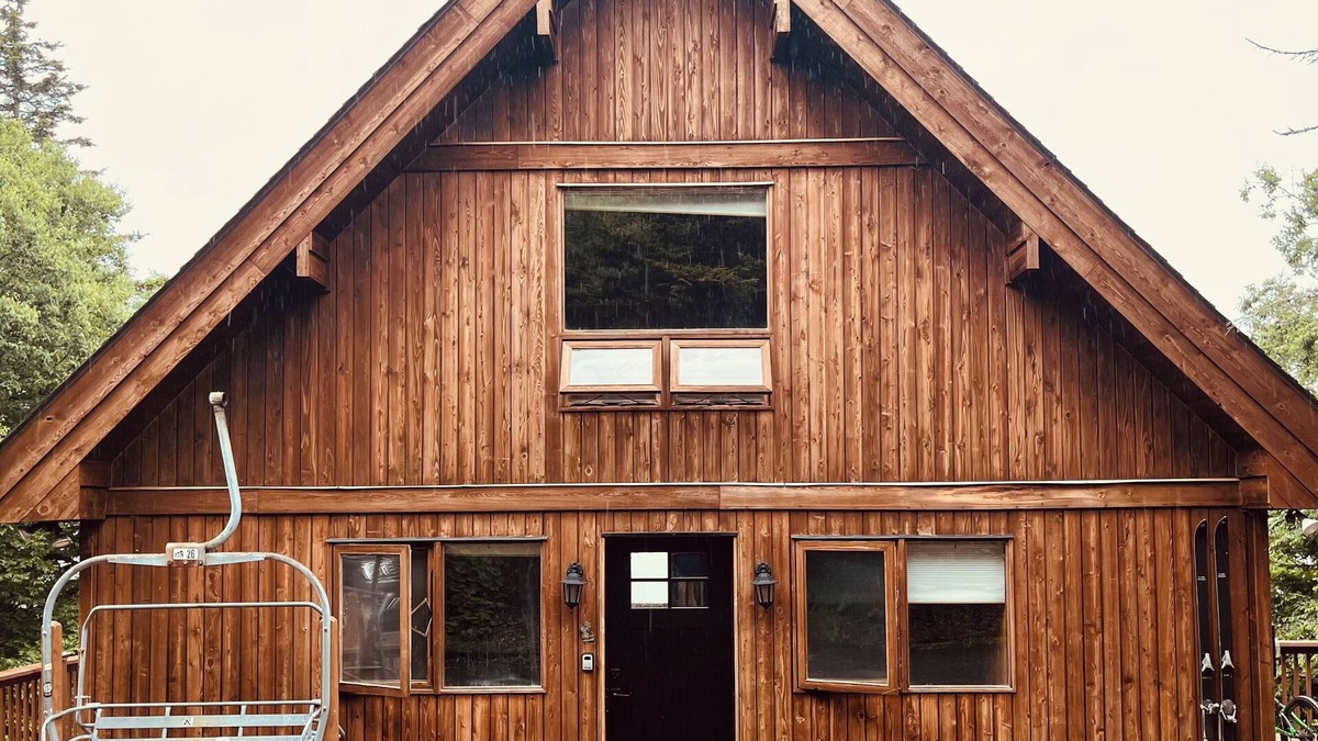 The Cedar Chalet @ 59 Westridge