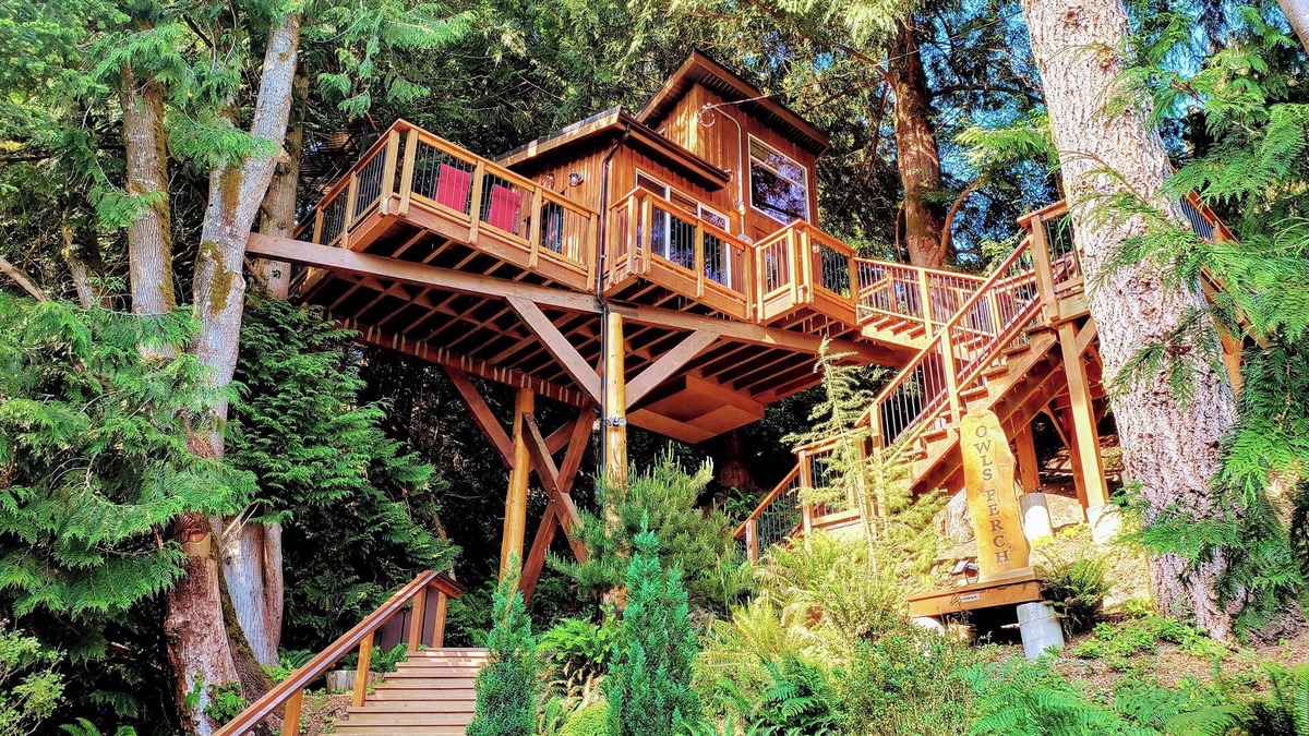 The Owl’s Perch Treehouse ~ Luxury Treetop Escape