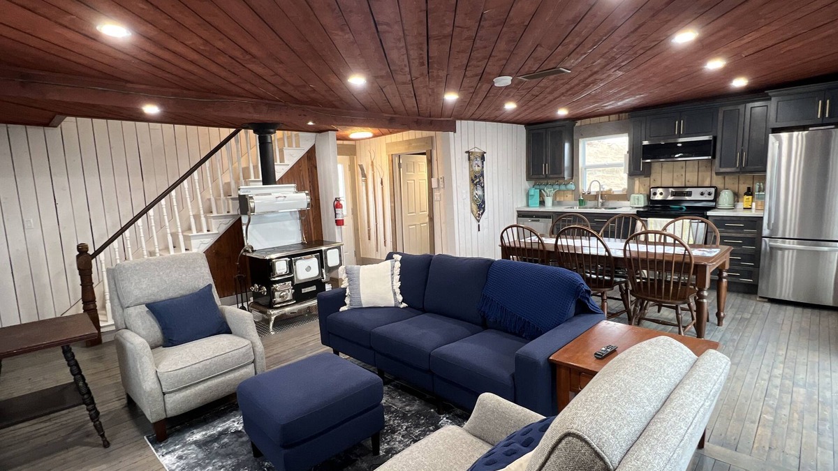 The Tickle Inn Saltbox by the Sea