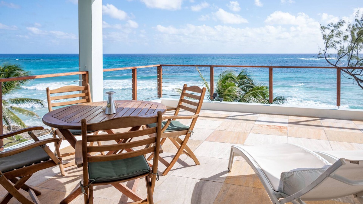 The View - Penthouse - Seafront