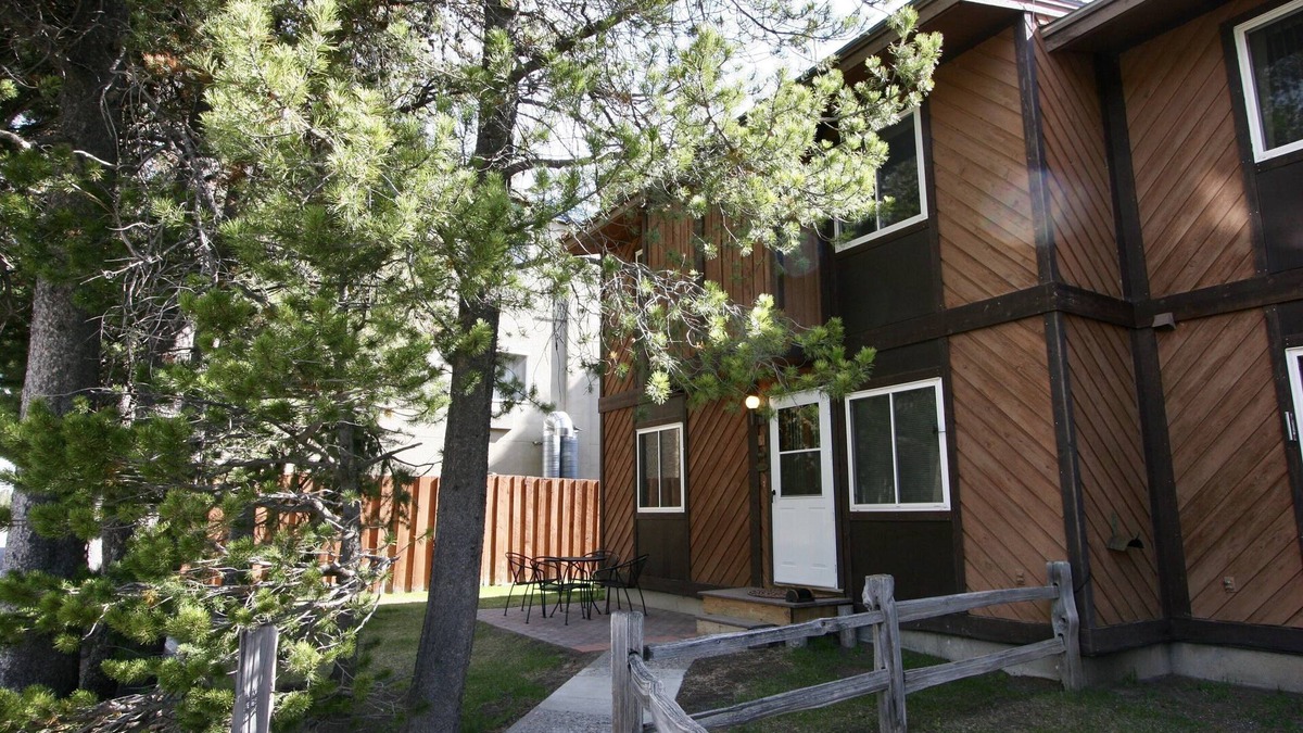 Trails Edge Retreat - West Yellowstone Townhome