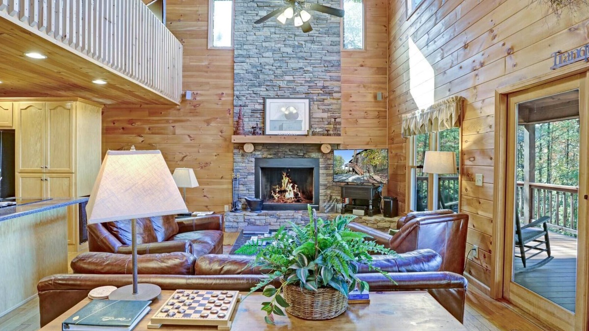 Tranquility - Gorgeous mountain view and luxurious, boutique-style amenities
