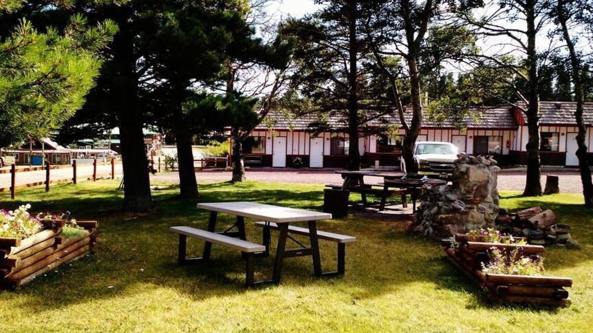 Two Medicine INN