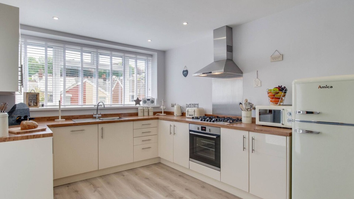 Ty Seren - Four Bedroom House, Sleeps 8