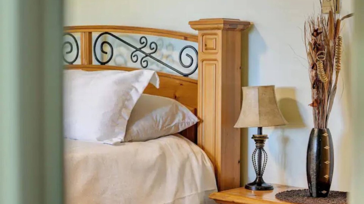 Victoria's West Coast Living, 3 bdr, 2000 sqft