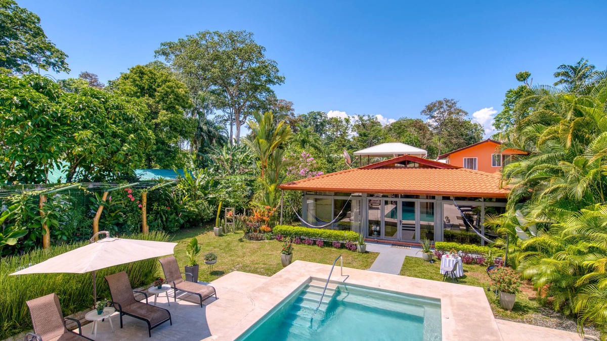 VILLA ARAGON - Private Villa w/Beach Access + Pool