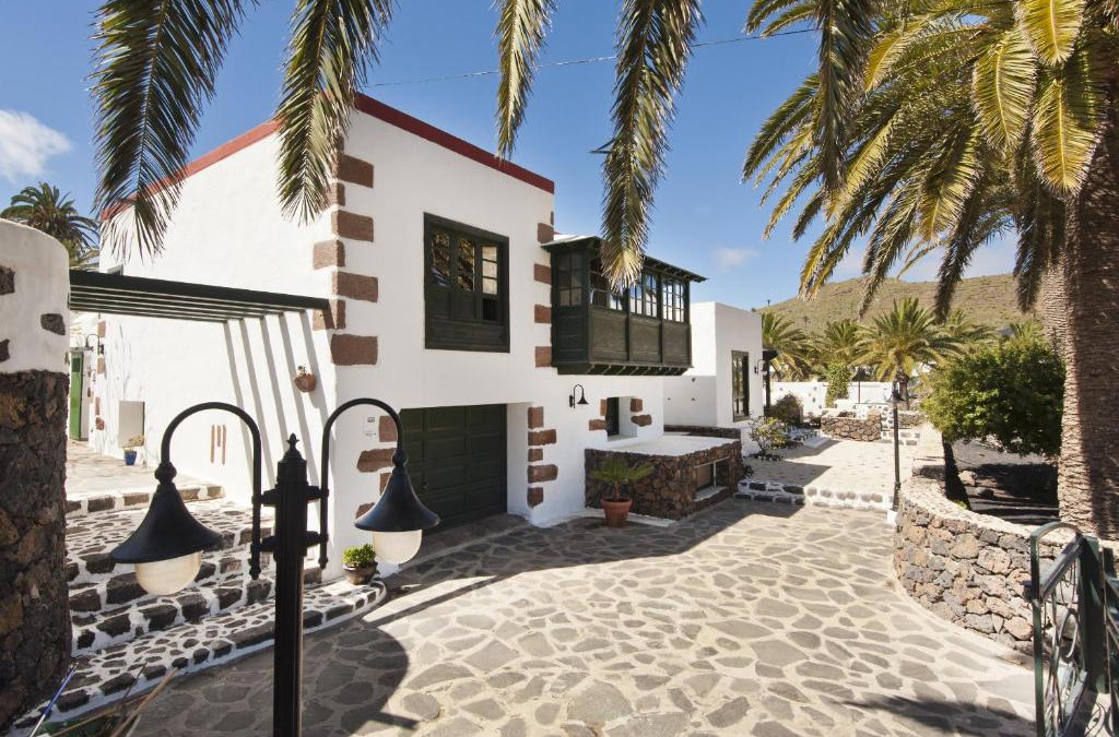 Villa Haria LUX by EscapeHome