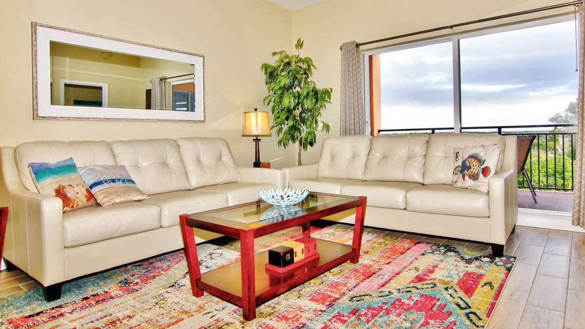 Waterfront condo with marina views - walk to John’s Pass
