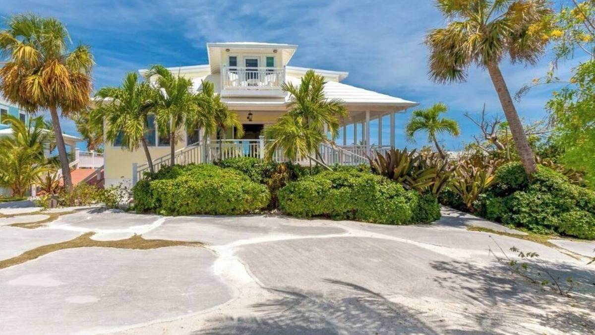 WaterMark Villa Ocean Frontn with Dock on NorthEnd , HopeTown