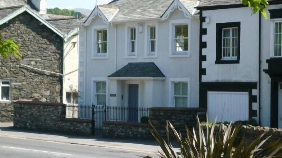 WRENVILLE, family friendly, luxury holiday cottage in Keswick