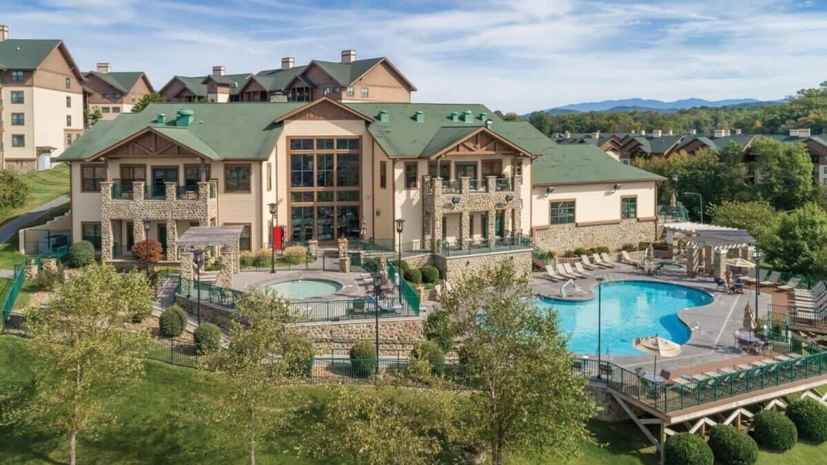 Wyndham Smoky Mountains|2BR/2BA Balcony King Suite