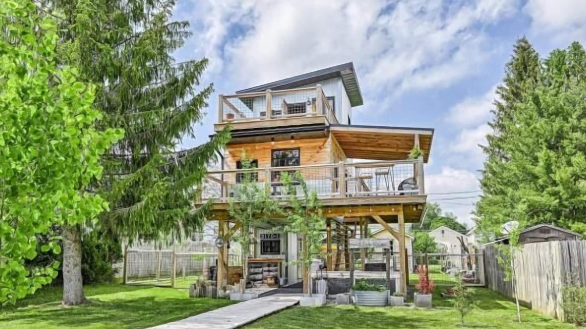 Zen2- Adorable Tiny Home in Davis! Pet Friendly! A/C