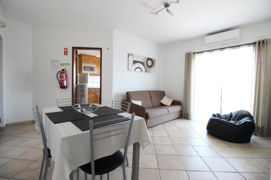 Dinita Apartamentos | Areias de Sao Joao