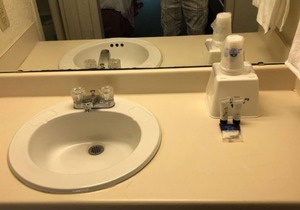 Americas Best Value Inn Wilson - UNIT 9 2 BED GROUND FLOOR