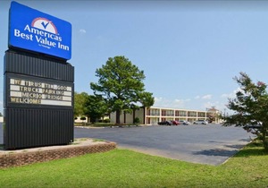 Americas Best Value Inn Wilson UNIT 11 2 BEDS GROUND FLOOR