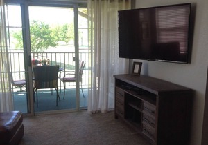 Beautiful Penthouse 2 Bedroom 2 Bath Condo On Golf Course Near Branson Landing