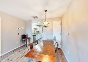 Convenient Condo w/Great Location, Shared Pool, Free WiFi, Private Balcony, View