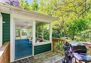 Cozy Cottage w Hot Tub, Fire Pit, WiFi & Sunroom!