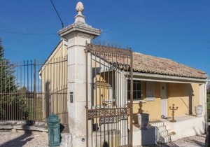 Gorgeous Home In Pont Saint Esprit