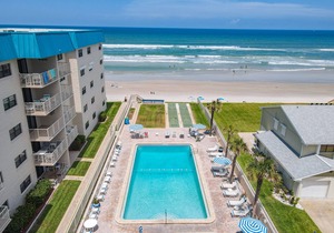 HA508 - Top floor 1/1 condo with beautiful ocean views