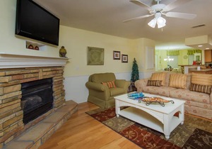 HICV Holiday Hills Resort 2br suite Friday check-in