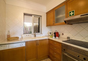 Holiday Apartment in Albufeira resort with Self Check-in, Wi-Fi, Terrace & Shared Pools
