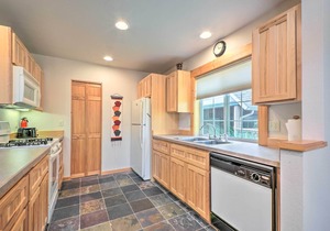 Klamath Falls Family Cottage: Hike & Explore!